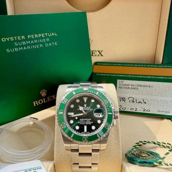 Rolex Rolex Submariner Date Hulk 116610LV 40mm 2020